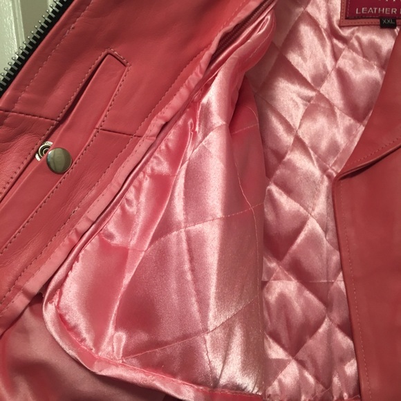 Women’s Jacket - Picture 5 of 8